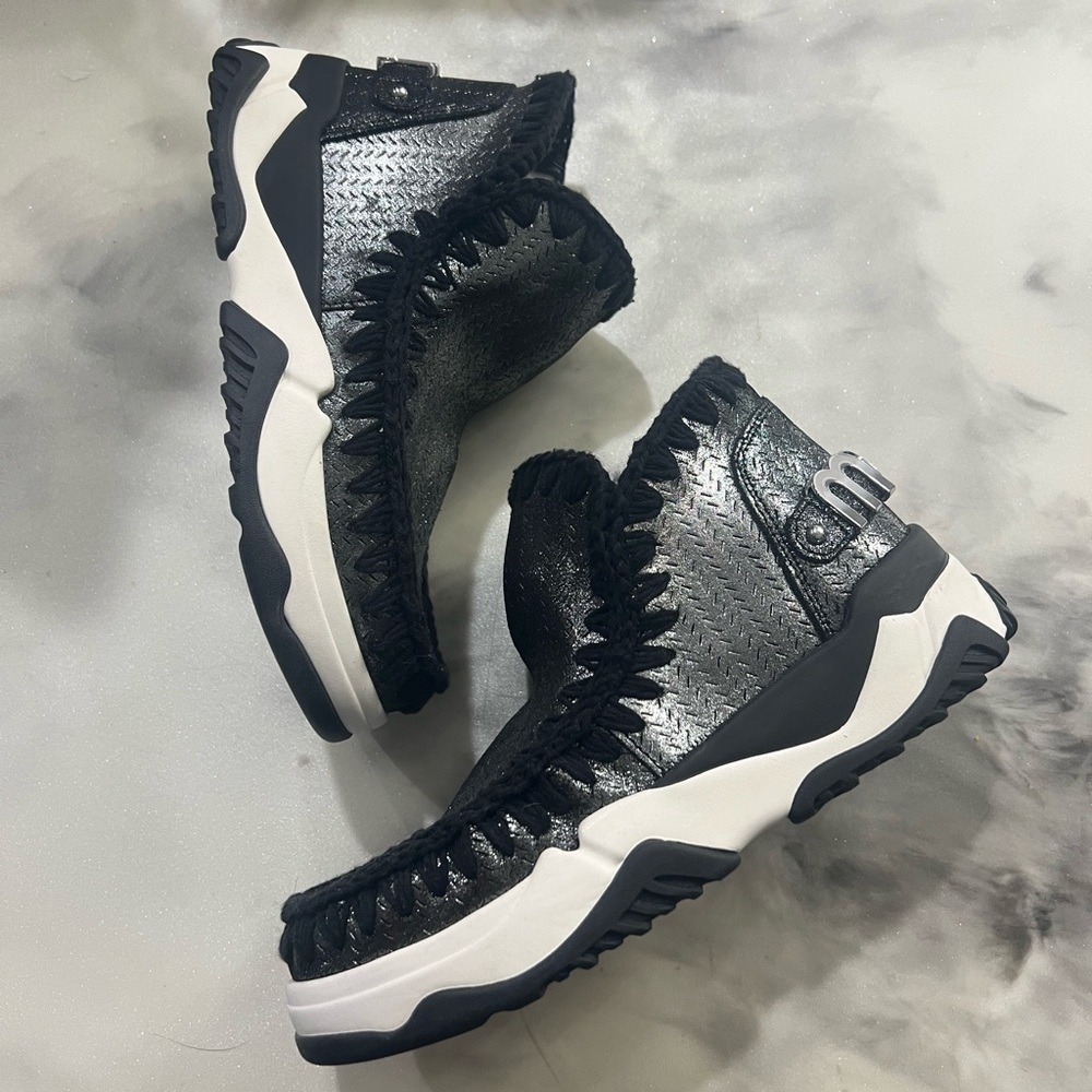 Mou Sneakers